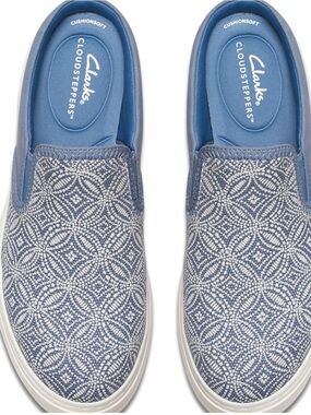 Clarks Women’s Blue and White Cloudsteppers Audreigh Cove Mules